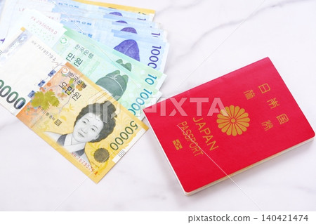 Prepare a Japanese passport (10-year red passport) and Korean won (KRW) banknotes and plan your trip to Korea. 140421474
