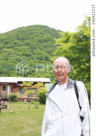 Tourism senior man Tourism senior man 140421517