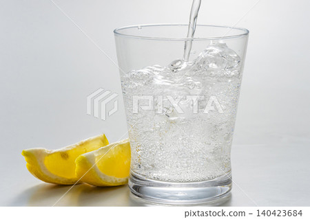 Carbonated drink: Lemon sour Carbonated drink: Lemon sour 140423684