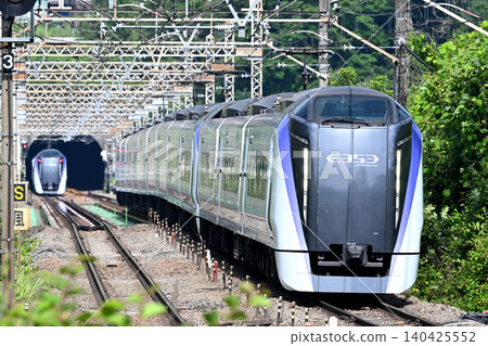 中央本線運行的特快列車 中央本線運行的特快列車 140425552