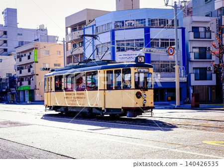 穿過廣島的漢諾威電車 140426535