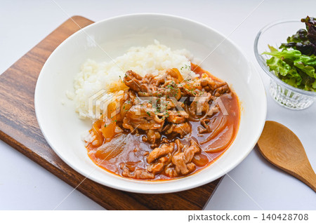 一盤看起來很美味的林飯。 一盤看起來很美味的林飯。 140428708