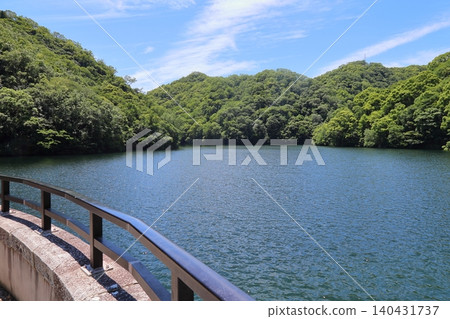 ◇布引瀑布「布引五本松堰(布引大壩:國家指定重要文化財產)及布引水庫」/神戶市中央區 ◇布引瀑布「布引五本松堰(布引大壩:國家指定重要文化財產)及布引水庫」/神戶市中央區 140431737