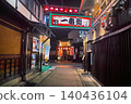 岐阜縣高山市旭町一番街的夜間娛樂區景象。 140436104