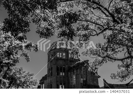 The silence of the Hiroshima Atomic Bomb Dome, reflected in light and shadow. The silence of the Hiroshima Atomic Bomb Dome, reflected in light and shadow. 140437031