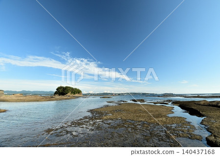 Tenjinzaki coast (view of Maruyama) [Tanabe City, Wakayama Prefecture] 140437168