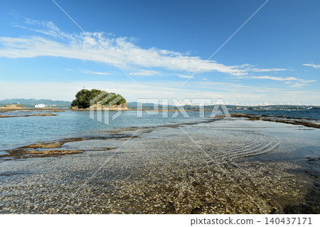 Tenjinzaki coast (view of Maruyama) [Tanabe City, Wakayama Prefecture] 140437171