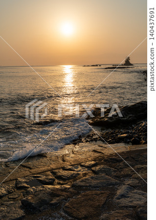 Sunset over the sea Sunset over the sea 140437691