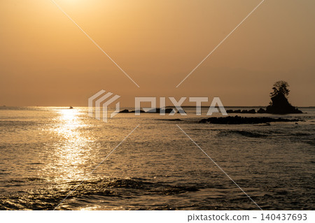 Sunset over the sea Sunset over the sea 140437693