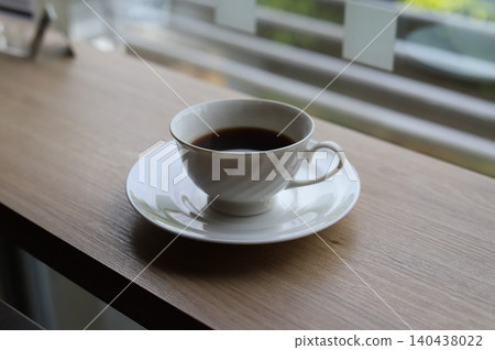 休息時間喝咖啡 140438022
