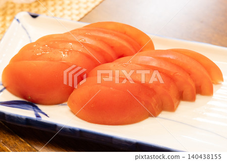 Delicious sliced tomatoes from Hokkaido Delicious sliced tomatoes from Hokkaido 140438155
