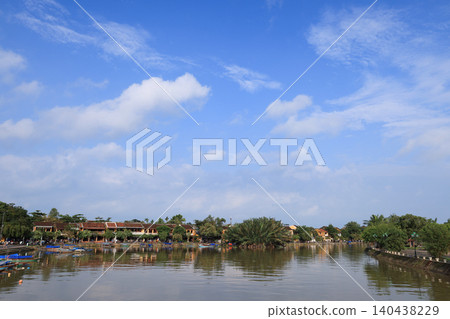 霍伊河沿岸的街景 霍伊河沿岸的街景 140438229