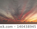 晨曦、日出、陽光、雲、東方的天空 140438945
