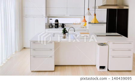 Achieve your dream life with an island kitchen through renovation. Achieve your dream life with an island kitchen through renovation. 140439095