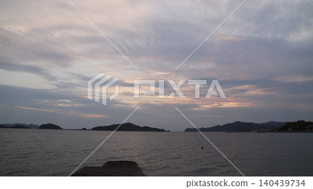 魔幻時刻,瀨戶內海,日落,天空,漸變,暮光,晚霞,全球環境,背景素材 魔幻時刻,瀨戶內海,日落,天空,漸變,暮光,晚霞,全球環境,背景素材 140439734