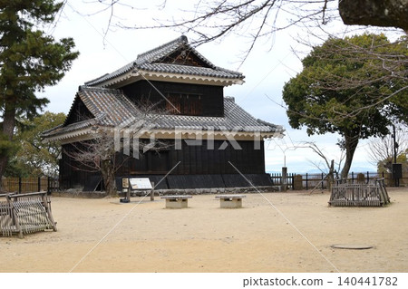 這是位於愛媛郡松山市的松山城內部景象。 140441782