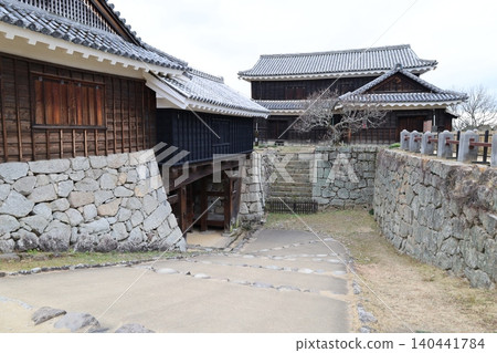 這是位於愛媛郡松山市的松山城內部景象。 140441784
