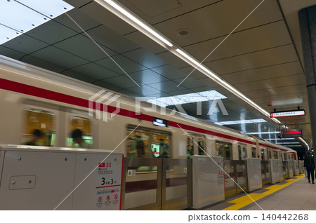 [Osaka Prefecture] June - Midosuji Line, Nakatsu Station Platform 140442268
