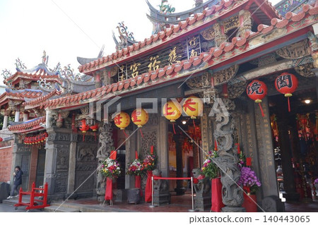 台灣苗栗縣竹南鄉中港慈育寺正面圖 台灣苗栗縣竹南鄉中港慈育寺正面圖 140443065