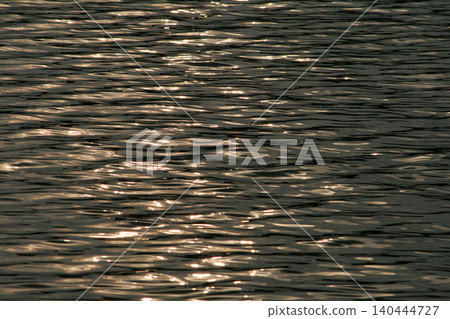 The waves that shine with a golden light are also 2 The waves that shine with a golden light are also 2 140444727
