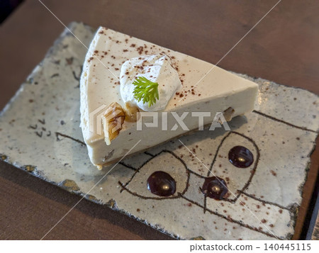 Rare cheesecake with walnuts Rare cheesecake with walnuts 140445115