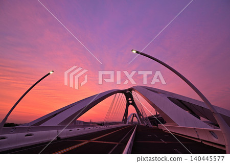 沐浴在晨光中的豐田橋 沐浴在晨光中的豐田橋 140445577