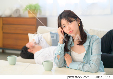 Japanese couple arguing Japanese couple arguing 140446333