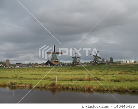 桑斯安斯風車村(Zaanse Schans),荷蘭的風車小鎮。 桑斯安斯風車村(Zaanse Schans),荷蘭的風車小鎮。 140446459