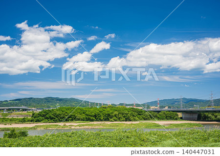 Kizugawa River scenery, Kyotanabe City, Kyoto Prefecture, Joyo City Kizugawa River scenery, Kyotanabe City, Kyoto Prefecture, Joyo City 140447031