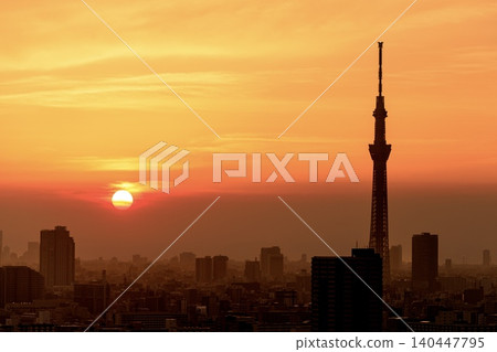 東京、東京晴空塔和日落的天空 東京、東京晴空塔和日落的天空 140447795