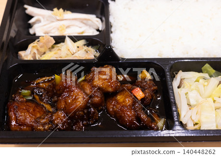 美味的糖醋豬肉便當盒 140448262