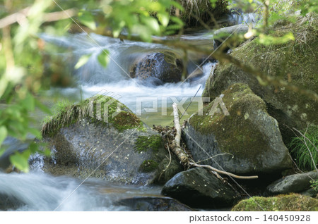 A mountain stream scene in early summer (Yamanashi City, Yamanashi Prefecture) A mountain stream scene in early summer (Yamanashi City, Yamanashi Prefecture) 140450928