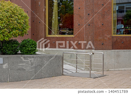 Lift Ramp for Wheelchair 140451789