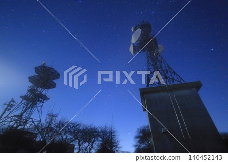 Takabocchi Plateau: A sky full of stars and a radio tower Takabocchi Plateau: A sky full of stars and a radio tower 140452143
