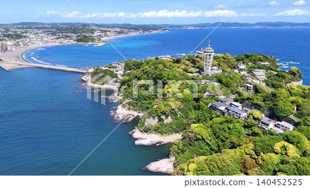 湘南象徵-江之島全景 | 夏日碧空碧海 湘南象徵-江之島全景 | 夏日碧空碧海 140452525