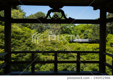 東福寺:從通天台眺望翠綠的楓葉(10張照片) 東福寺:從通天台眺望翠綠的楓葉(10張照片) 140452966