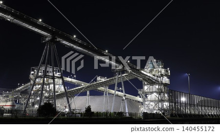 日本製紙石卷fEC Hibarino發電廠夜景(宮城縣石卷市) 日本製紙石卷fEC Hibarino發電廠夜景(宮城縣石卷市) 140455172