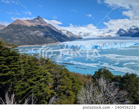 Scenic landscape of Perito Moreno Glacier and turquoise waters Scenic landscape of Perito Moreno Glacier and turquoise waters 140456223