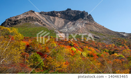 【栃木縣】秋葉中的那須山；從宇笠平眺望茶臼山。 140463465