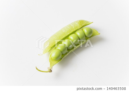 Snap peas (vegetables) Snap peas (vegetables) 140463508