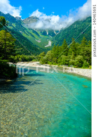 Mount Hotaka as seen from Kappa Bridge (vertical view) 140463691