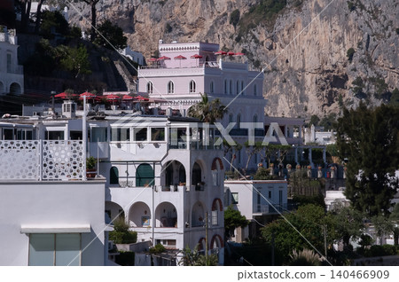 Coastal slopes of the island Capri with luxurious villas located on them. 140466909