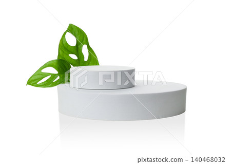 Green leaves enrich minimalist shapes, isolated, PNG 140468032