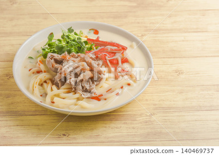 冷豆漿烏龍麵配豬肉涮涮鍋 140469737