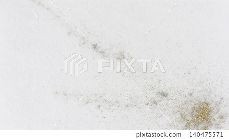 優雅的日式現代背景,精緻的金銀色斑點從白色和紙的角落蔓延開來。 優雅的日式現代背景,精緻的金銀色斑點從白色和紙的角落蔓延開來。 140475571