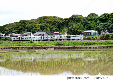 The "Two Stars" sightseeing train runs through rural areas. 140476069