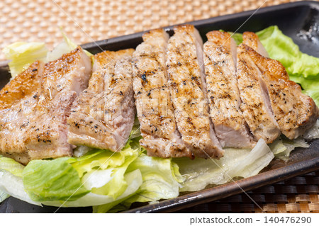 Delicious salt-grilled pork Delicious salt-grilled pork 140476290