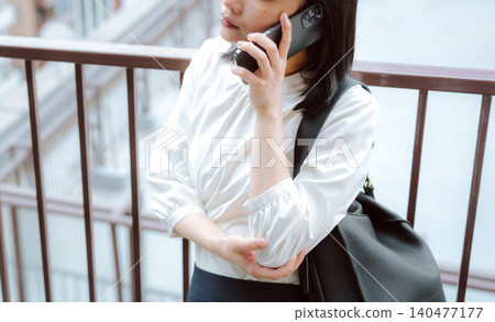 淺談智能手機的女人 140477177