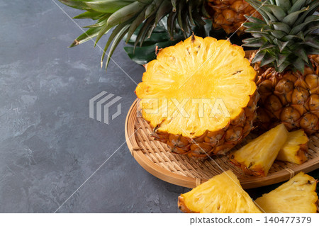 鳳梨 水果 熱帶 葉子 切片 fresh pineapple fruit パイナップル 鳳梨 水果 熱帶 葉子 切片 fresh pineapple fruit パイナップル 140477379
