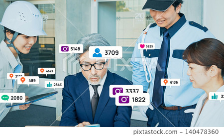 來自不同職業的人在社群媒體上會面 140478360